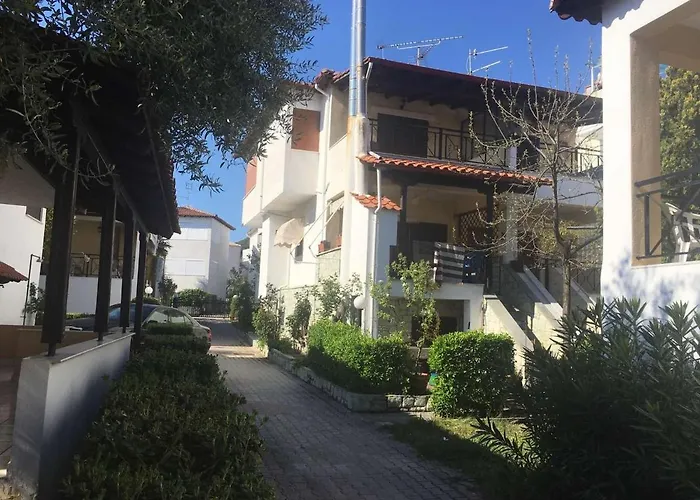 Front In * Pefkochori