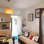 דירה Front In *